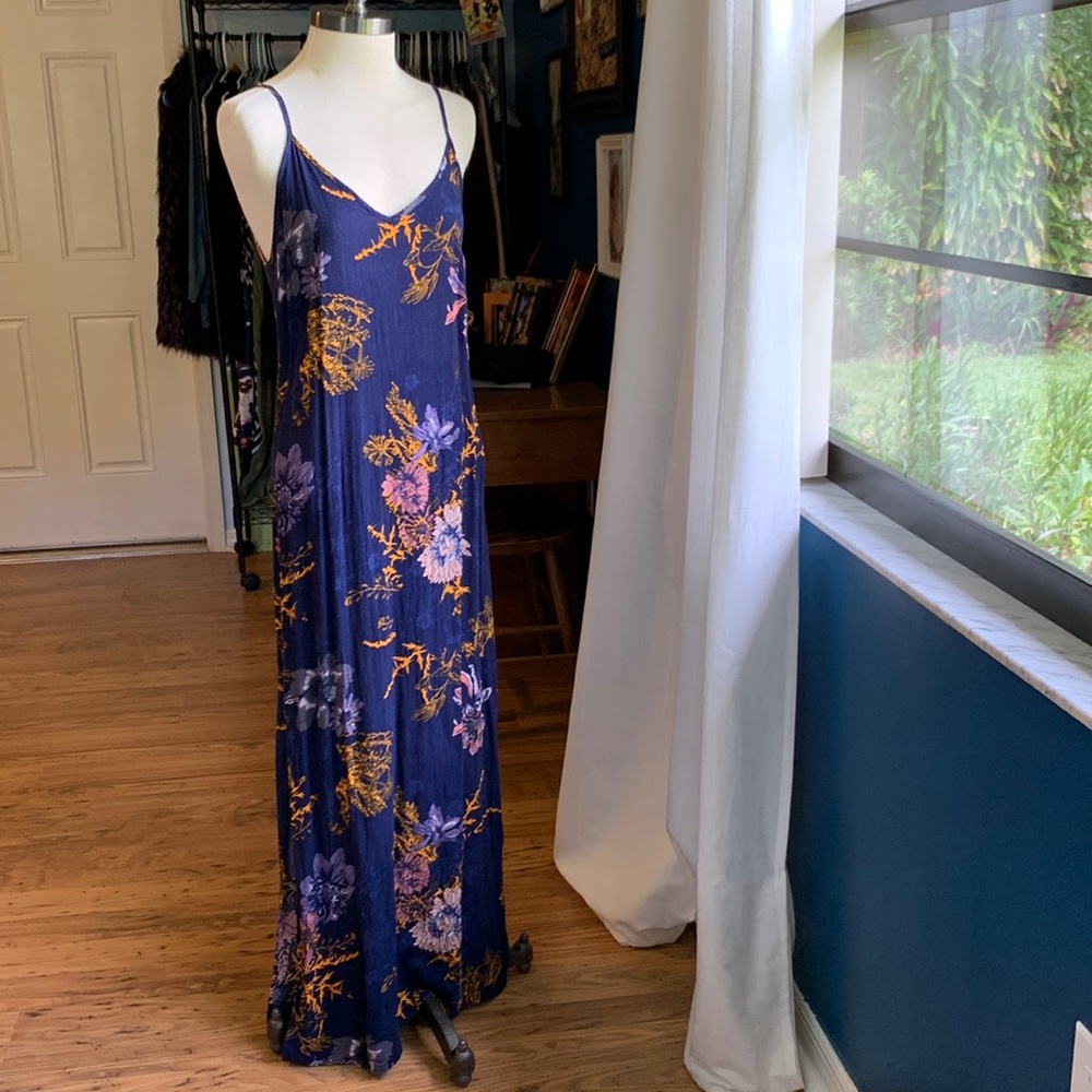Xhilaration sz M strappy maxi dress